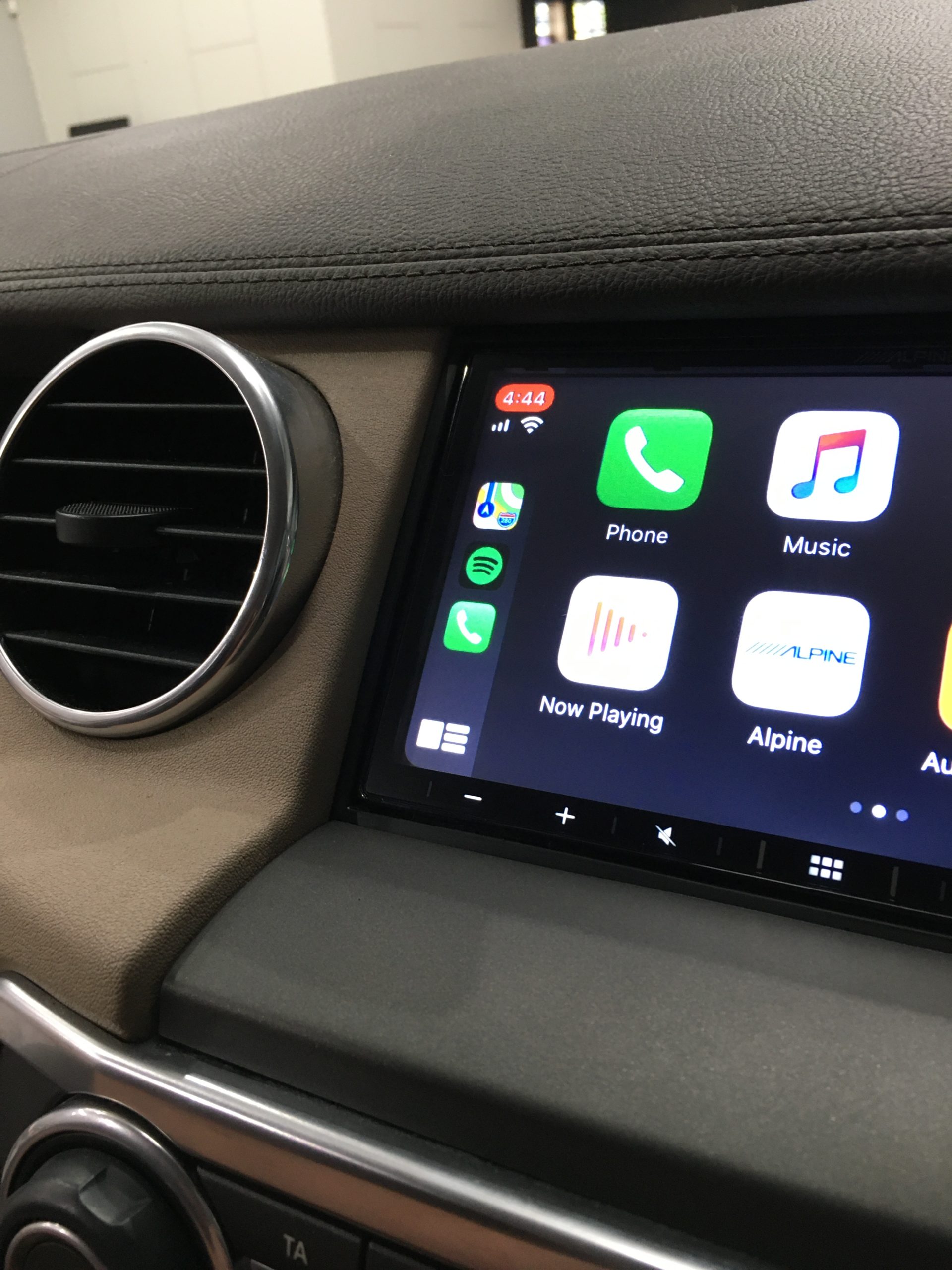 Landrover with CarPlay retrofit