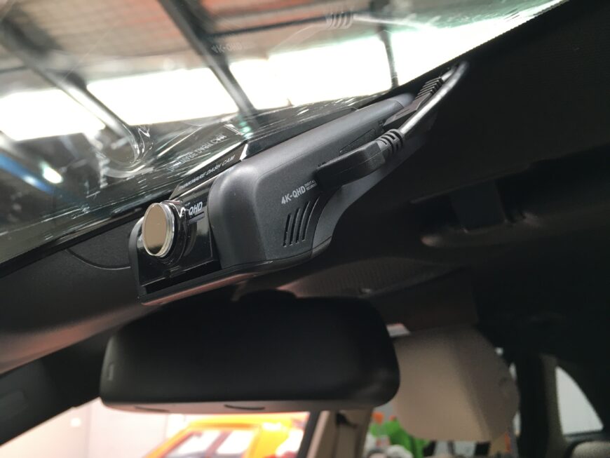 u1000 dash cam installation into mercedes