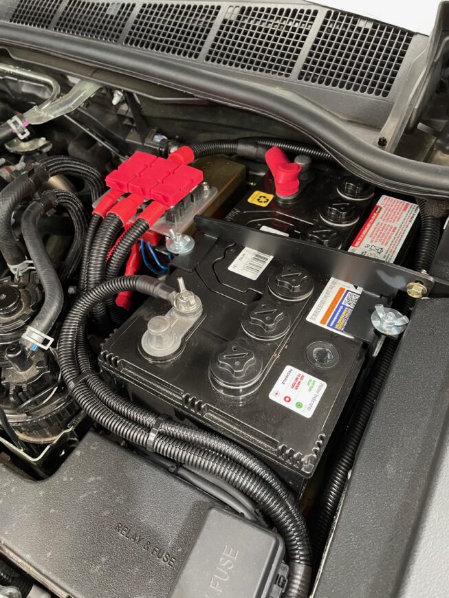 under bonnet hilux dual battery system